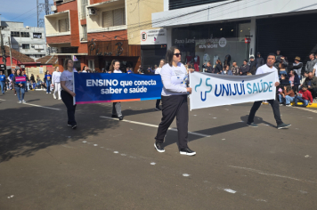 Foto - Desfile Cívico-Militar de Ijuí 2025