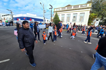 Foto - Desfile Cívico-Militar de Ijuí 2025