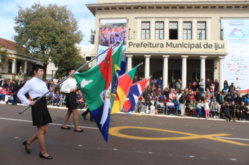 Foto - Desfile Cívico-Militar de Ijuí 2025