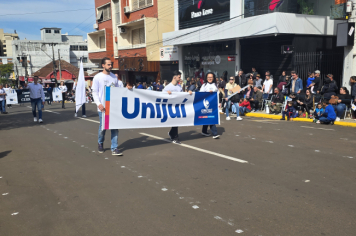 Foto - Desfile Cívico-Militar de Ijuí 2025