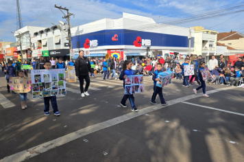 Foto - Desfile Cívico-Militar de Ijuí 2025