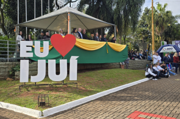 Foto - Desfile Cívico-Militar de Ijuí 2025