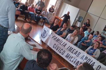 Foto - Governo Municipal quer manter ensino Cívico Militar no Imeab