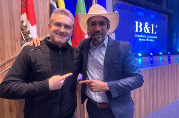 Prefeito Cossetin participa de evento na UETI