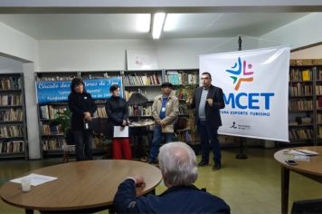 1º Café com Letras reúne comunidade ijuiense para celebrar a literatura e a figura materna