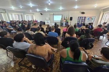 SMEd inicia formação continuada voltada aos auxiliares da Educação Especial