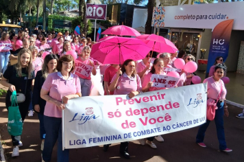 Caminhada alusiva à prevenção ao Câncer de Mama foi realizada na Expofest