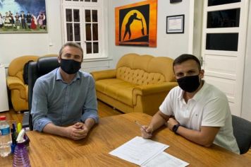 Vereador Matheus Pompeo realiza visita oficial