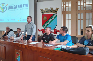 Contratos do Bolsa Atleta foram assinados hoje na Prefeitura