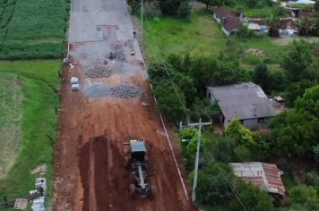 Obras de calçamento no prolongamento da Rua do Comércio estão em andamento