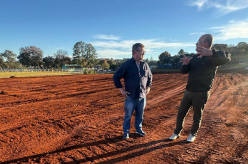 Vice-prefeito e secretário de Habitação realizam vistoria no terreno que receberá as 150 casas a serem construídas no bairro Luis Fogliatto