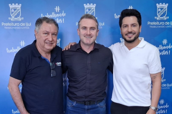 Prefeito Cossetin recebe Thiago e Mauro Bertoldo