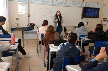 Estudantes da EMF Soares de Barros participam de atividades do Programa Jovem Empreendedor