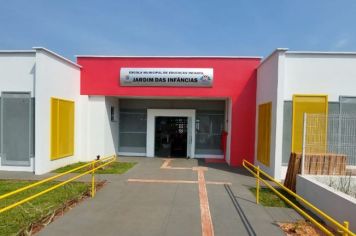 Governo Municipal inaugura nova escola no bairro Jardim