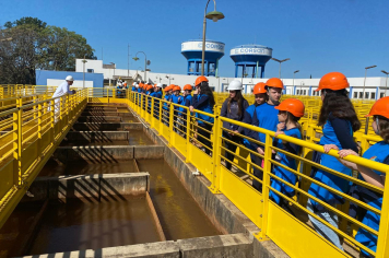 Estudantes da EMF Soares de Barros visitam Estação de Tratamento de Água da Corsan