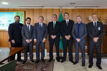 Bolsonaro recebe Cossetin!