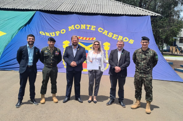 Secretários são homenageados pelo Exército 