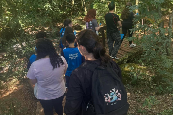 Alunos da EMF Estado do Amazonas participam de trilha ecológica na Unijuí