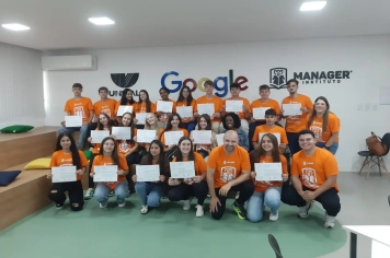 Vencedoras das Olimpíadas do Programa Jovem Empreendedor visitam Centro de Aprendizagem Google