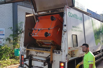 Secretaria do Meio Ambiente realiza limpeza de containers da Expofest