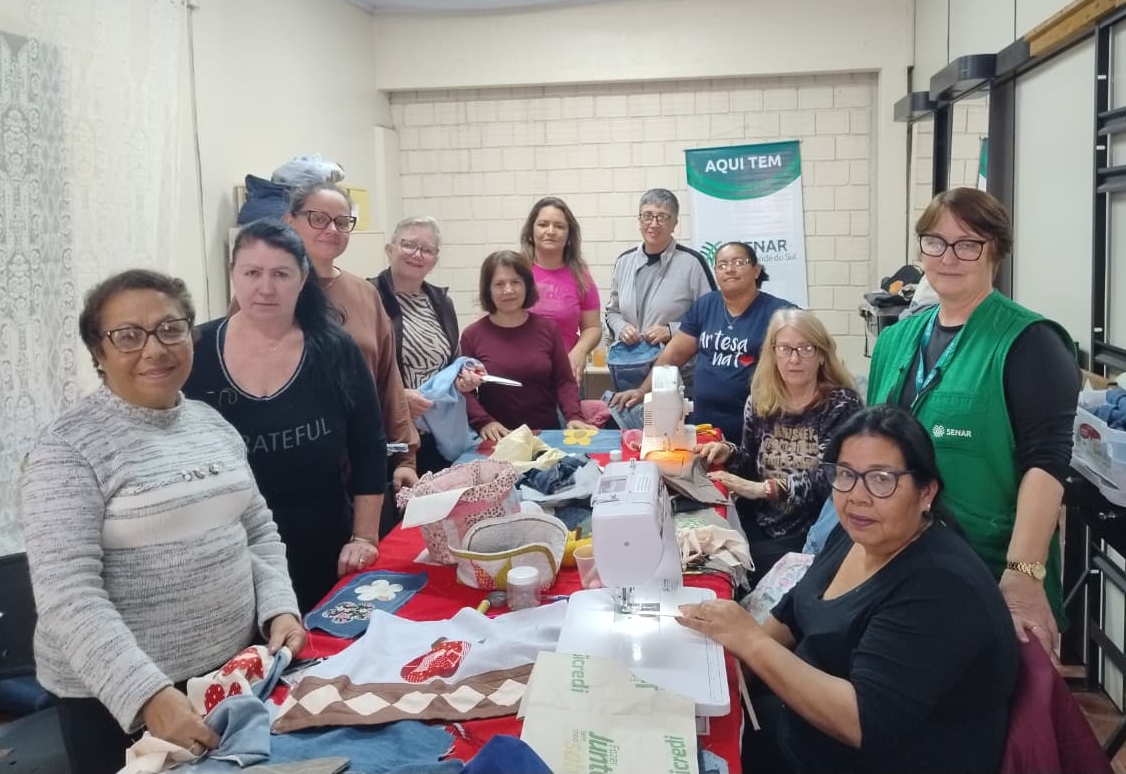 SMDS, em parceria com o Senar, Sindicato Rural e Clube de Mães, realizou curso de costura e patchwork
