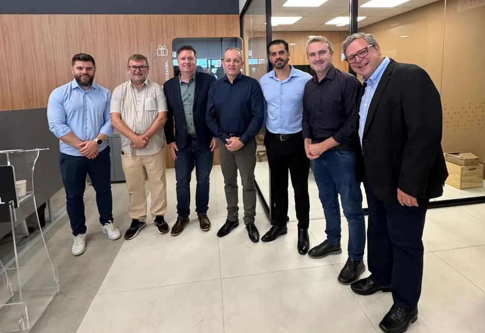 Prefeito Andrei Cossetin e vice-prefeito Marcos Barriquello prestigiaram, na manhã desta terça-feira (31), a reinauguração da Cresol, em Ijuí.