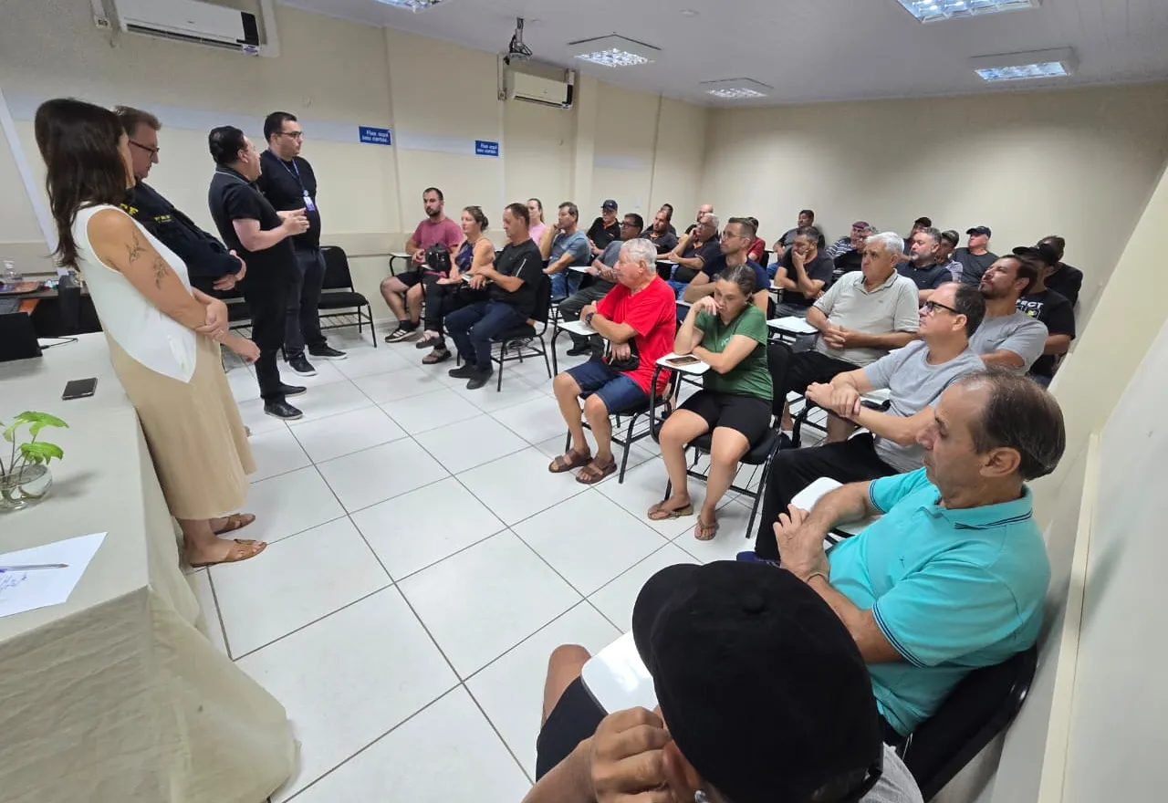 SMEd e PRF promovem orientações para motoristas do transporte escolar em Ijuí