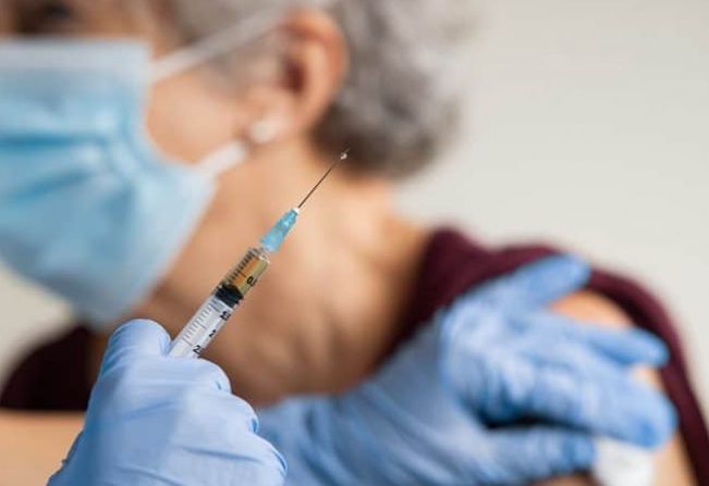 Vacinação de idosos de 64 anos