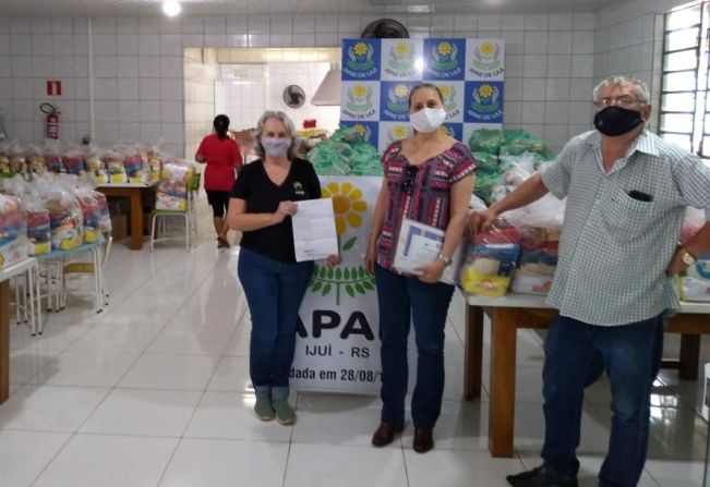 SMDS entrega última parcela de cesta-alimentação às entidades da Rede de Proteção