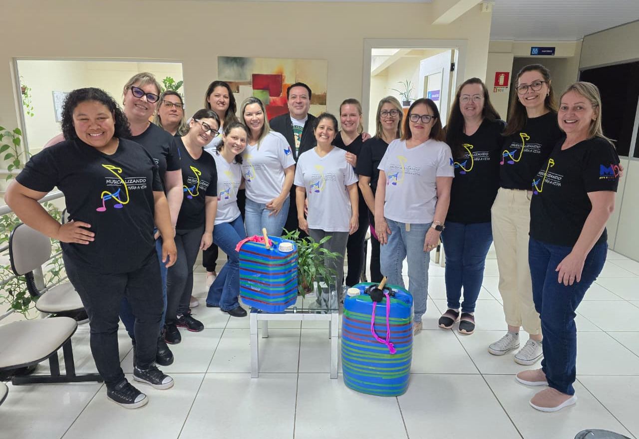 SMED promove formação continuada para os professores do Musicalizando para a Vida