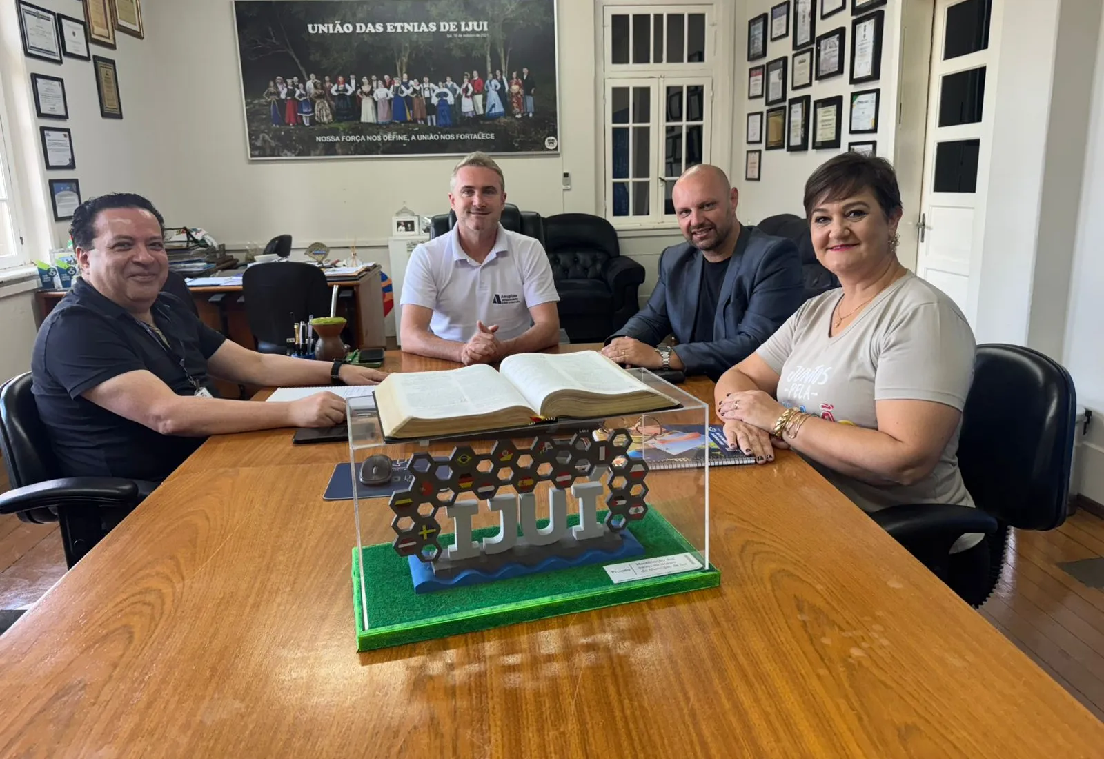 Prefeito recebe diretor do Instituto Manager para avaliação do Programa Jovem Empreendedor