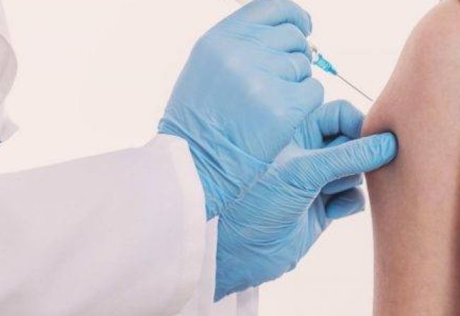 Vacinação para a população idosa de 76 a 73 