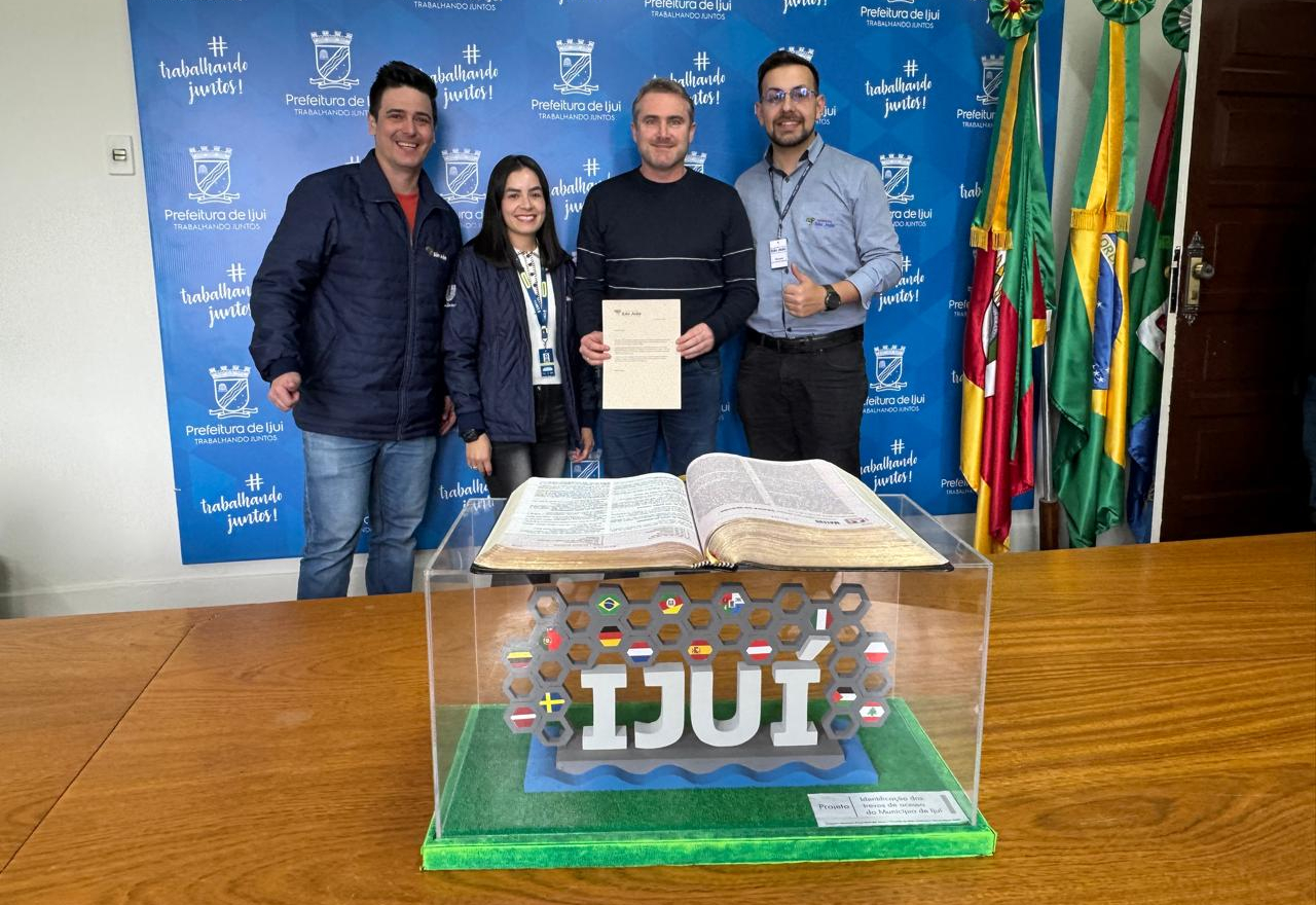 Prefeito recebe equipe da Farmácia São João