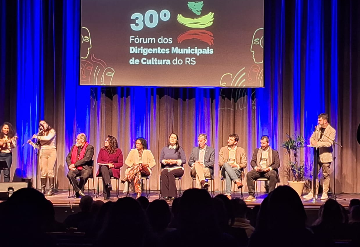 Vice-prefeito e secretário participam de Fórum de Cultura