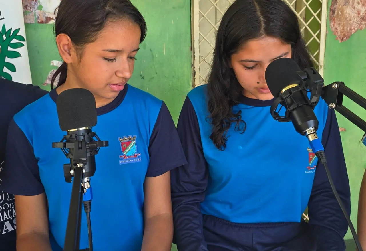 EMF Anita Garibaldi desenvolve projeto de rádio durante o recreio
