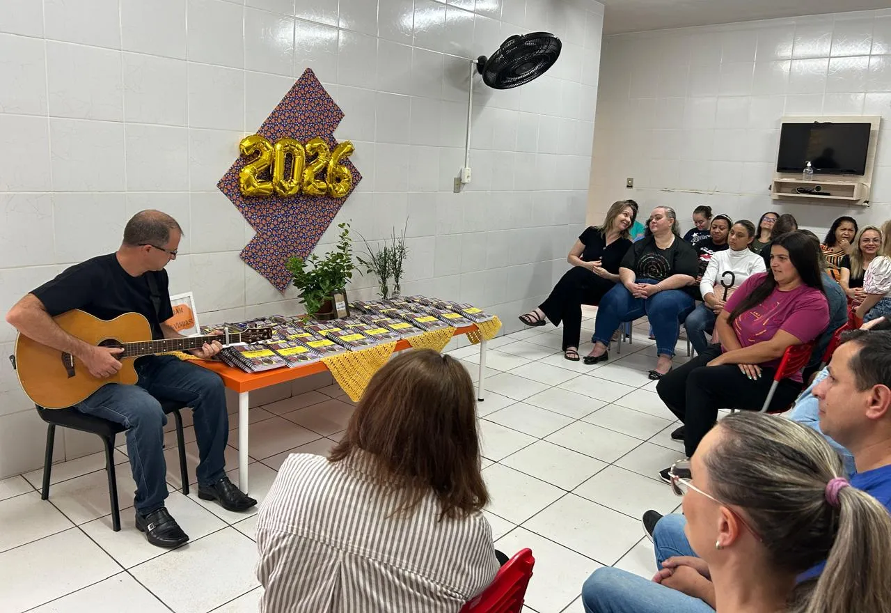 Escolas municipais promovem acolhida aos professores para o início do ano letivo de 2026