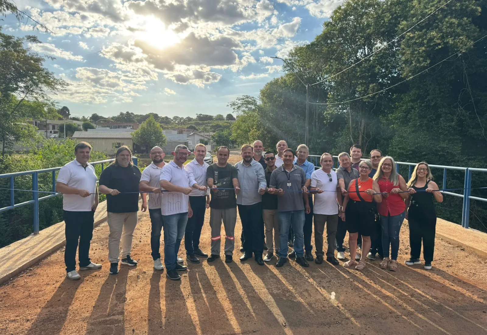Ponte é inaugurada oficialmente