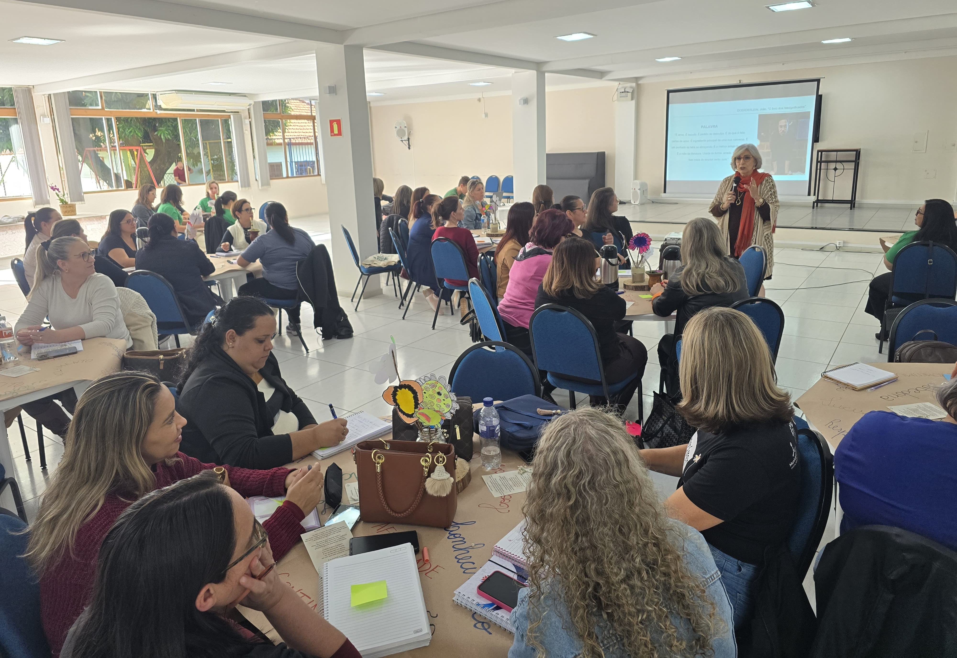 Formação continuada reúne equipes diretivas e pedagógicas da rede municipal de ensino