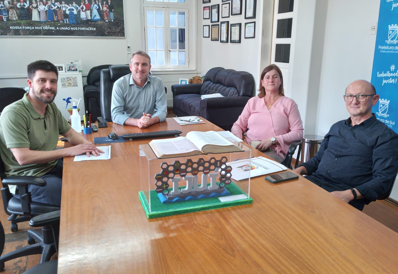 Prefeito e secretário recebem visita institucional do MPRS