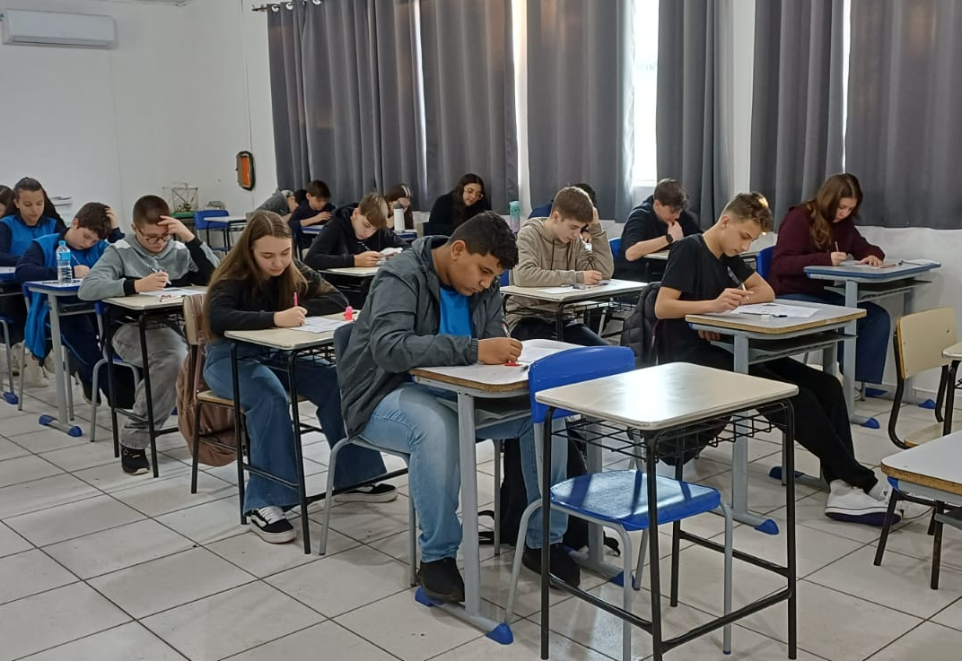 Estudantes da Rede Municipal participam da 3ª fase da OBICT