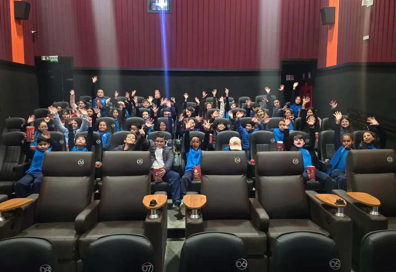 Estudantes da rede municipal assistem ao documentário Epopeia Ijuhy no Cine Globo Cinemas