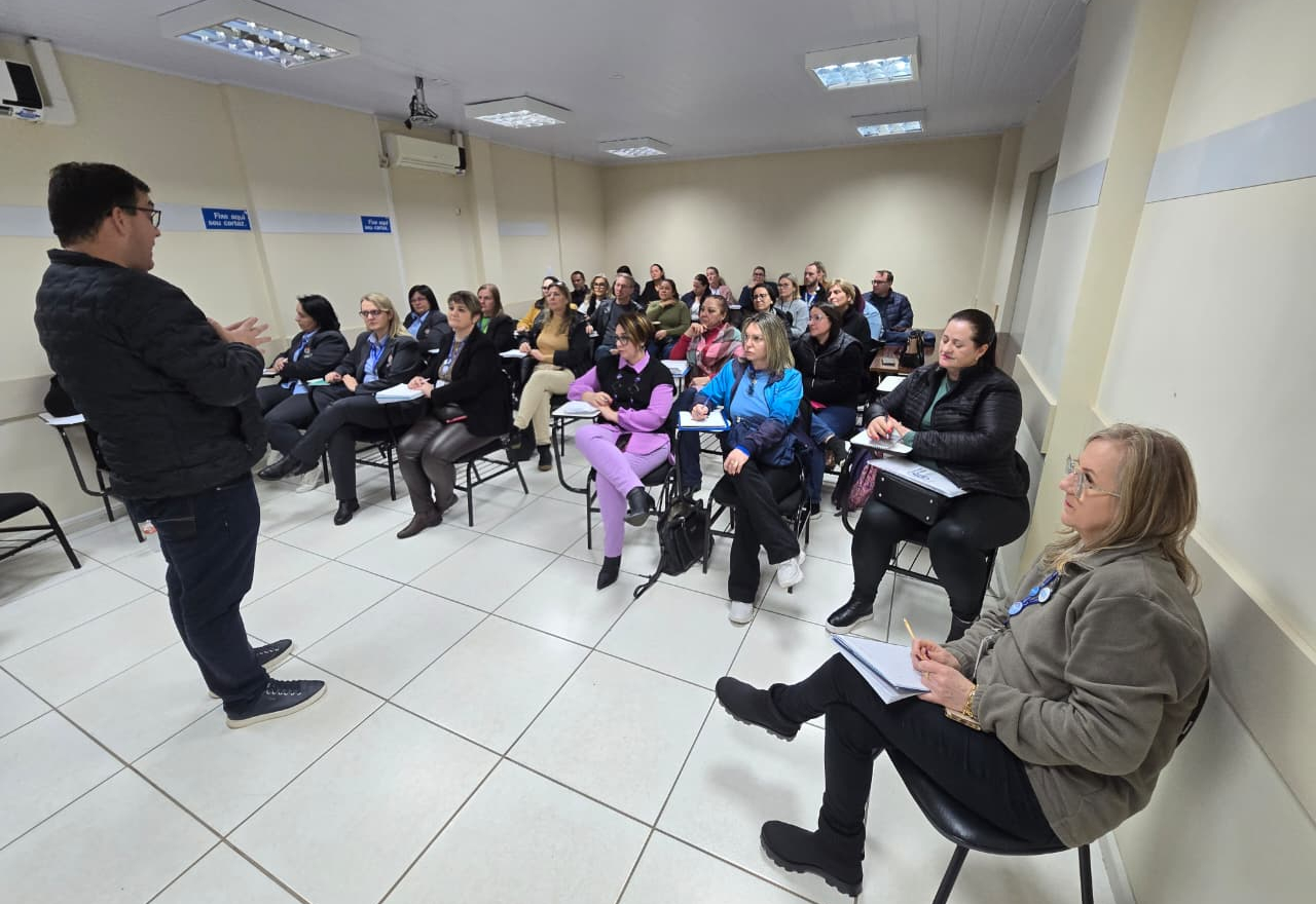 Comissão da Semana da Pátria reúne escolas para definir detalhes do desfile cívico-militar
