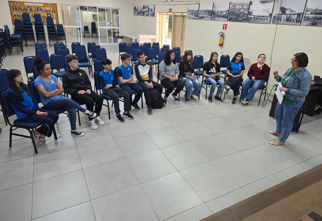 Rede de Proteção da Smed promove atividade com Grêmios Estudantis