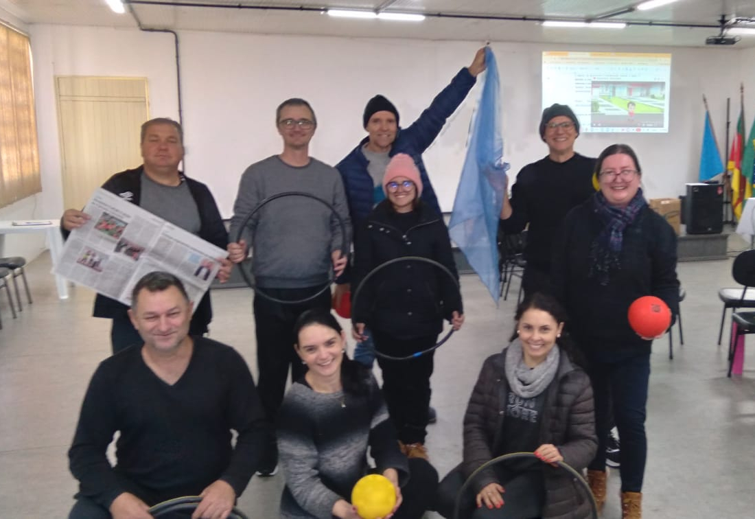 Professores de Educação Física da Rede Municipal participam de formação sobre dança