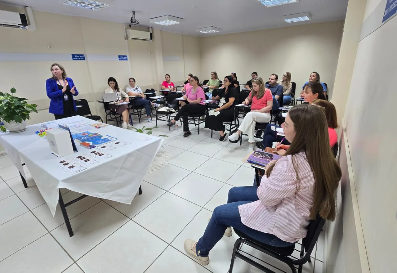 SMEd realiza formação sobre Diretrizes de Computação para coordenadores pedagógicos do Ensino Fundamental