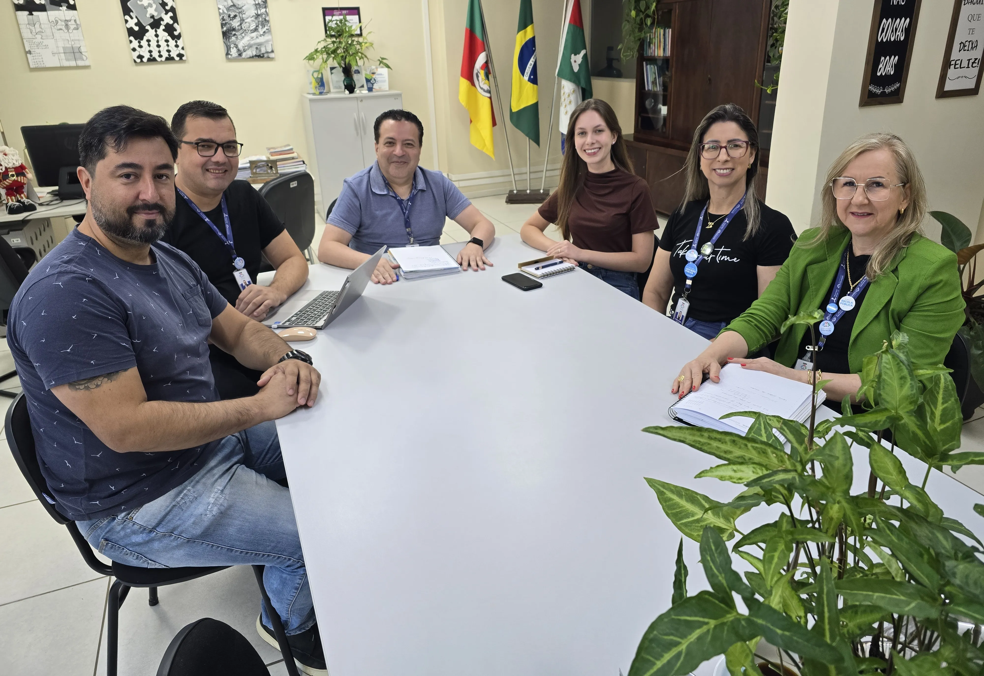 Secretarias municipais e gabinete da Primeira-dama articulam campanha de arrecadação de materiais escolares