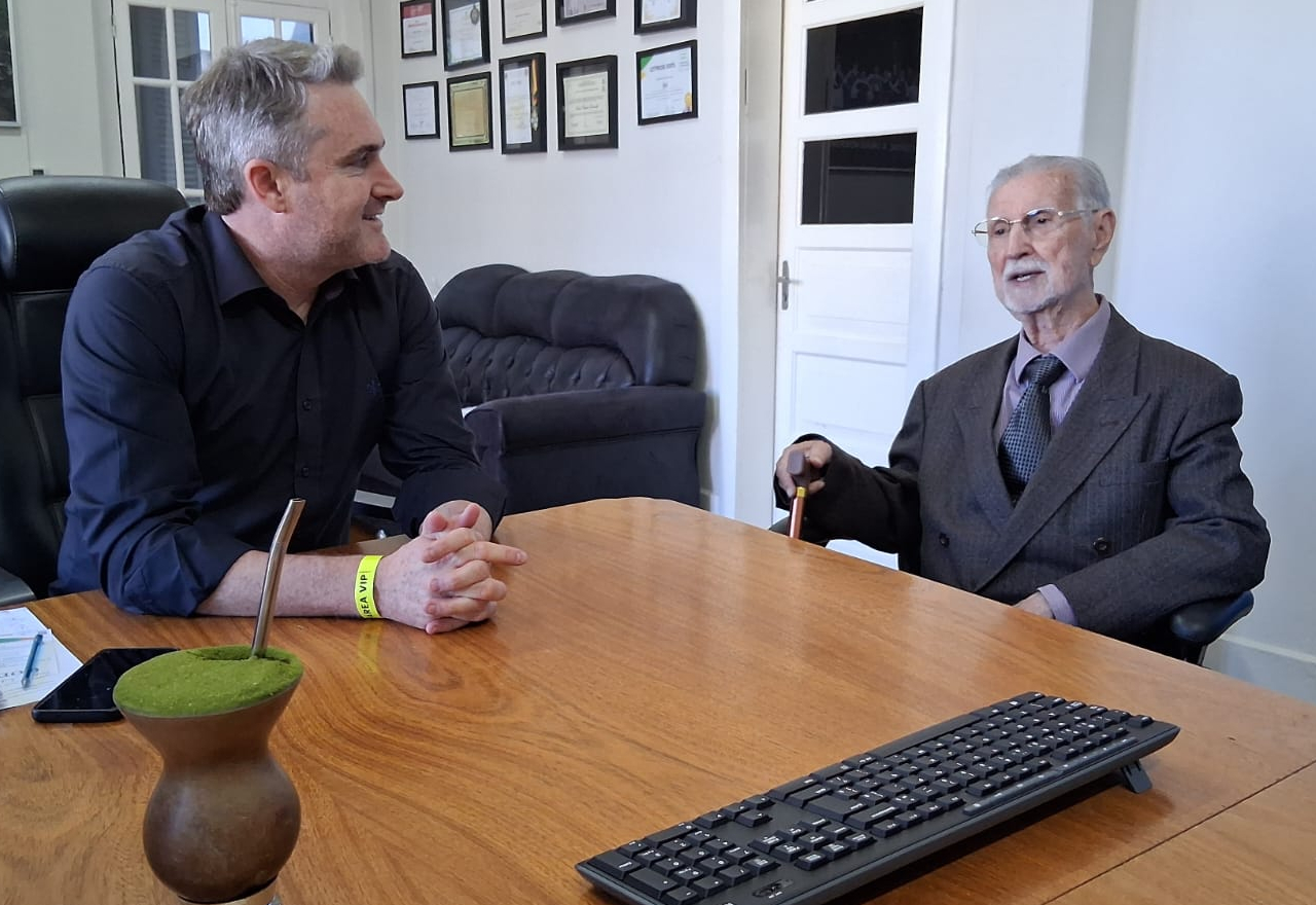 Prefeito Cossetin recebe Hóspede Oficial de Ijuí