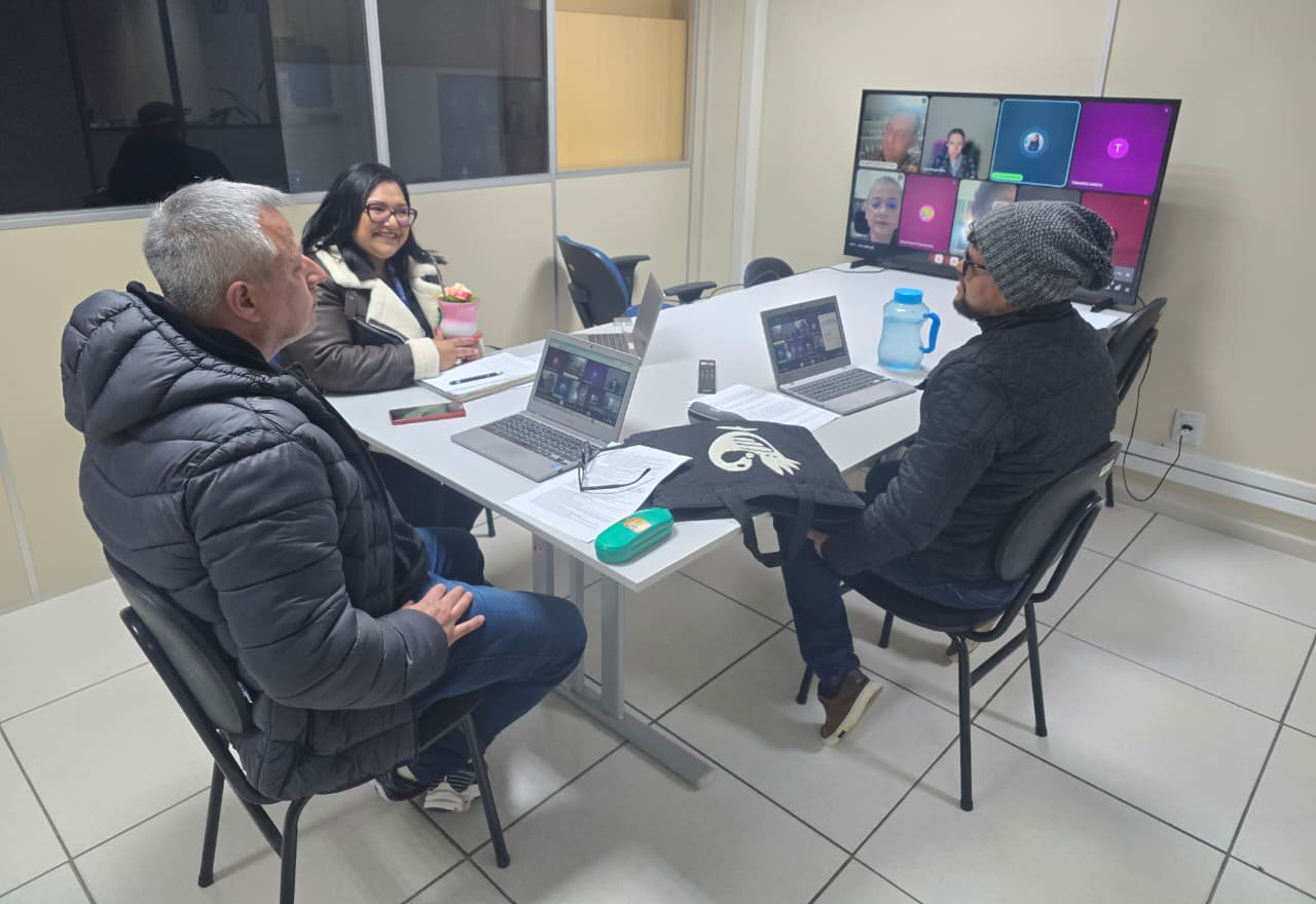 Professores da Rede Municipal apresentam trabalho sobre educação antirracista em Seminário Internacional