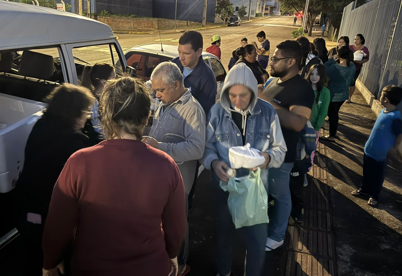 Ação Sabor que Aquece leva sopa aos bairros Pindorama e Thomé de Souza