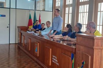 Foto - Governo Municipal quer manter ensino Cívico Militar no Imeab